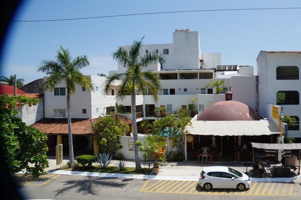 Hotel Plaza Tangolunda Exterior photo