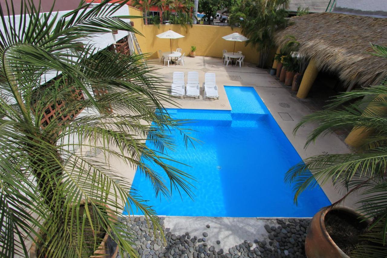 Hotel Plaza Tangolunda Exterior photo