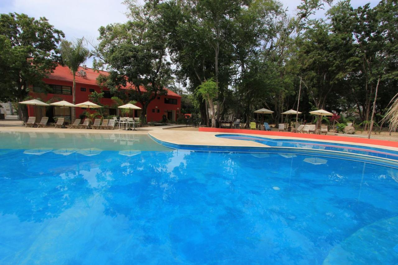 Hotel Plaza Tangolunda Exterior photo
